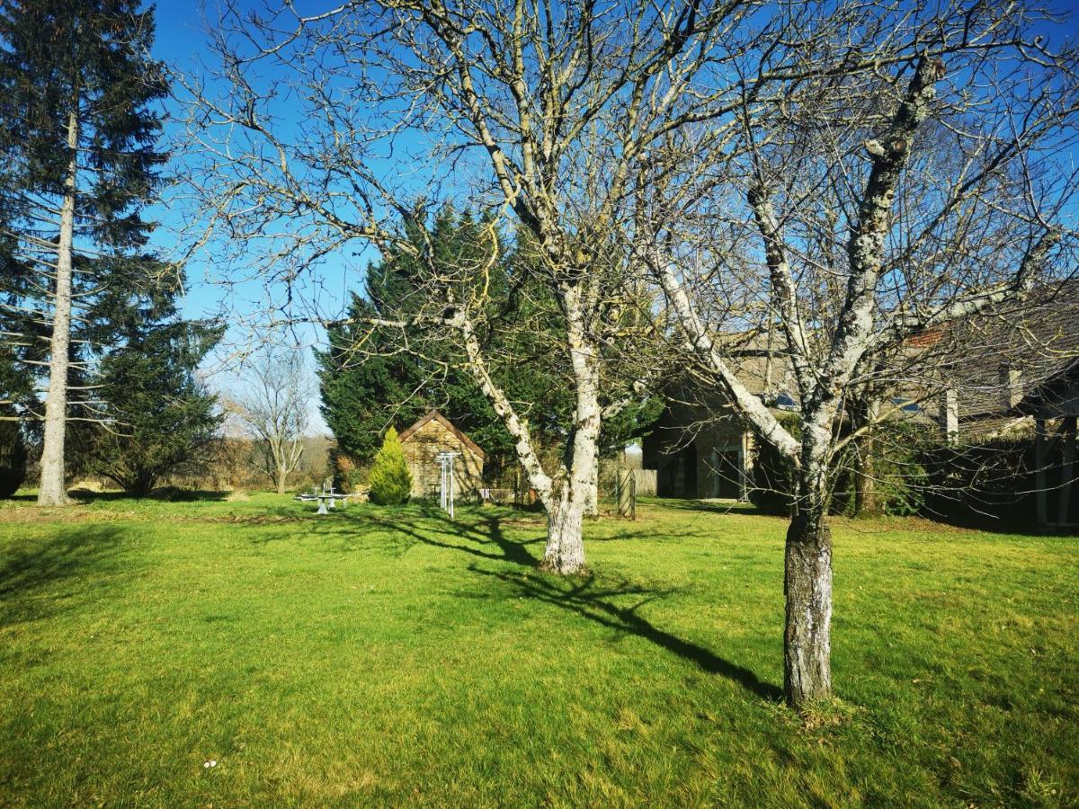 Domaine De L'Esperance, Chambre Rose Bed & Breakfast Bersaillin ภายนอก รูปภาพ