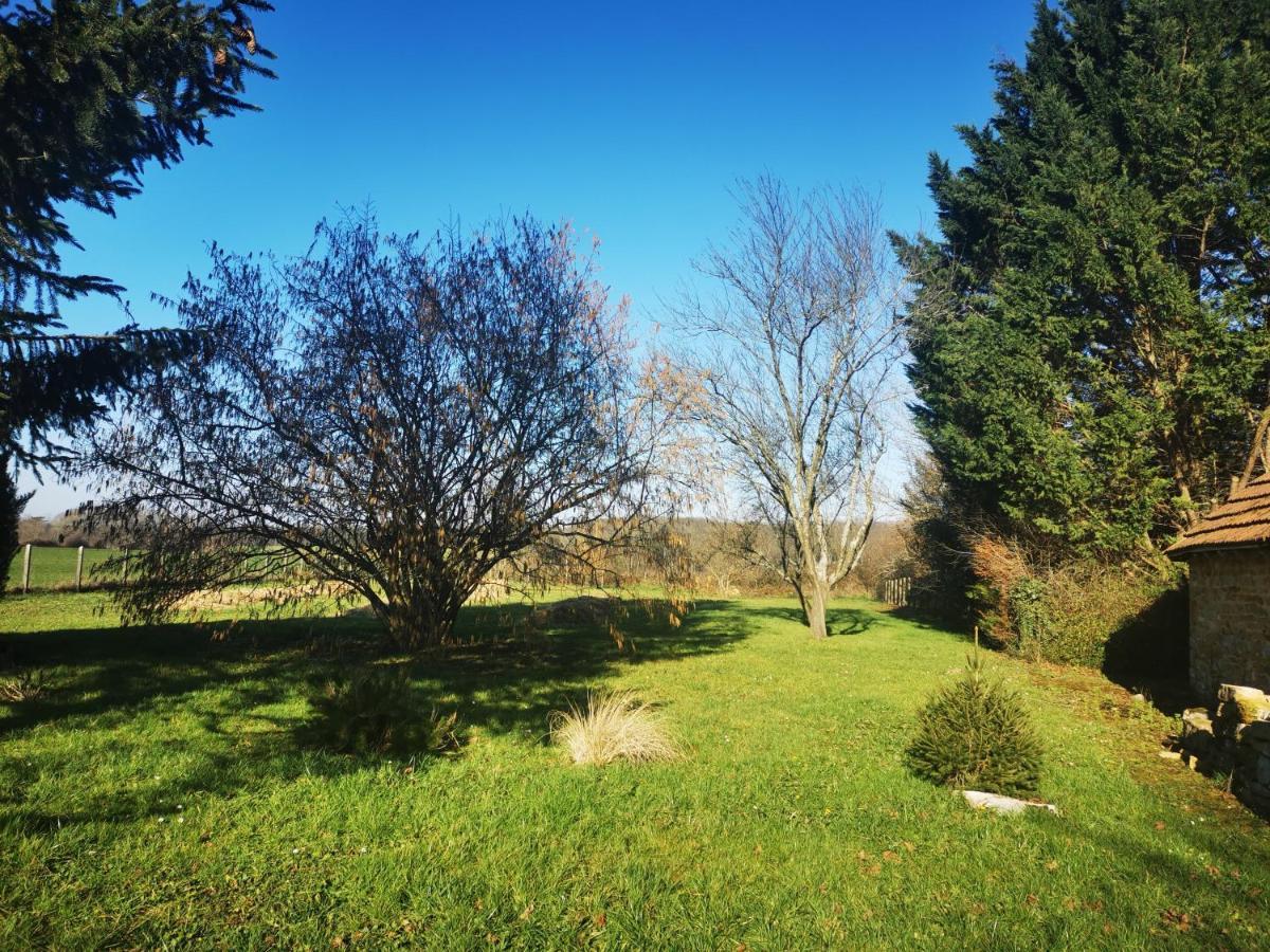 Domaine De L'Esperance, Chambre Rose Bed & Breakfast Bersaillin ภายนอก รูปภาพ